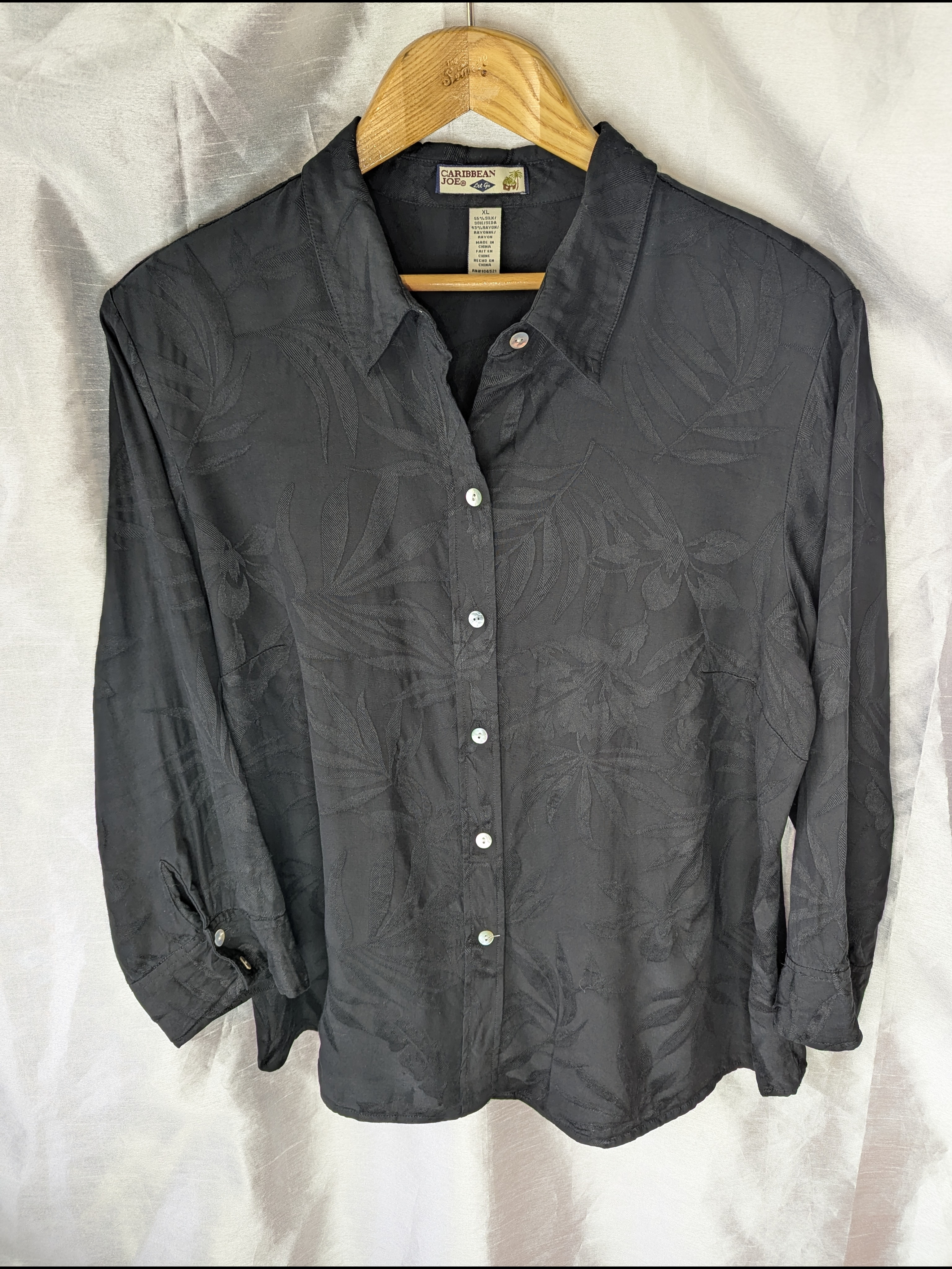 Caribbean Joe Woman's Floral Silk Button-Up Black Xl 3/4 Sleeve Shell Buttons